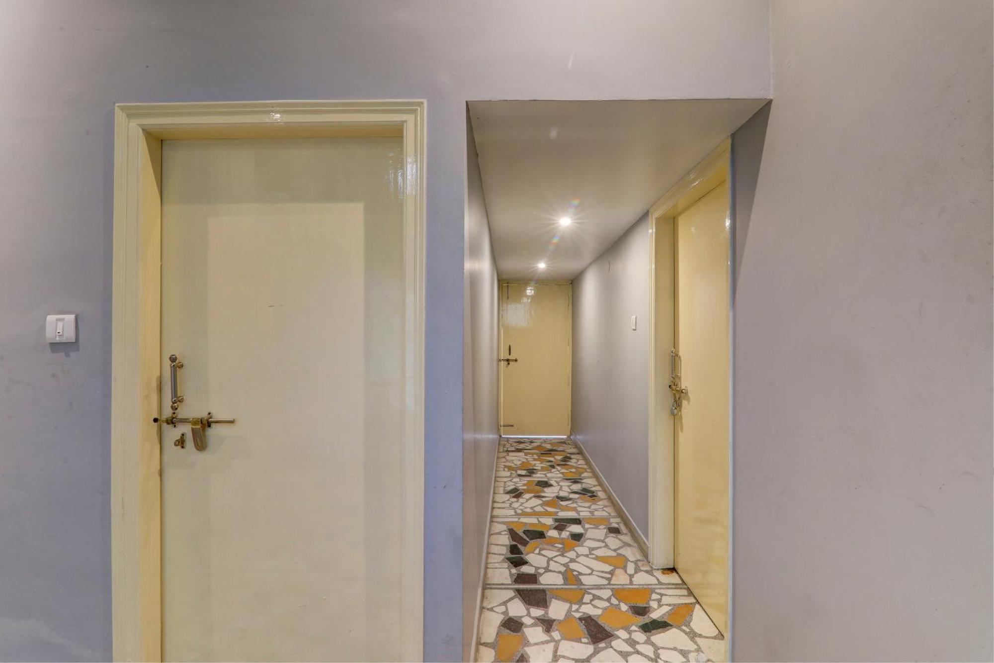 Hotel O Flagship Adbhut Moment Hotel Varanasi Exterior photo